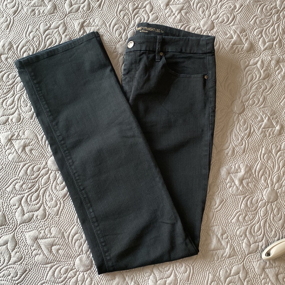 Chico’s the so lifting straight leg jean. Black. Size 1 regular